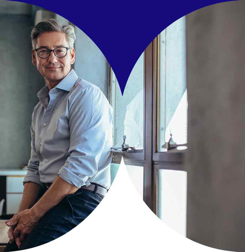 https://test.raelumcapital.com/wp-content/uploads/2020/10/our_team_01.jpg